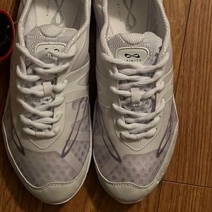 Nfinity vengeance- new in shoe case